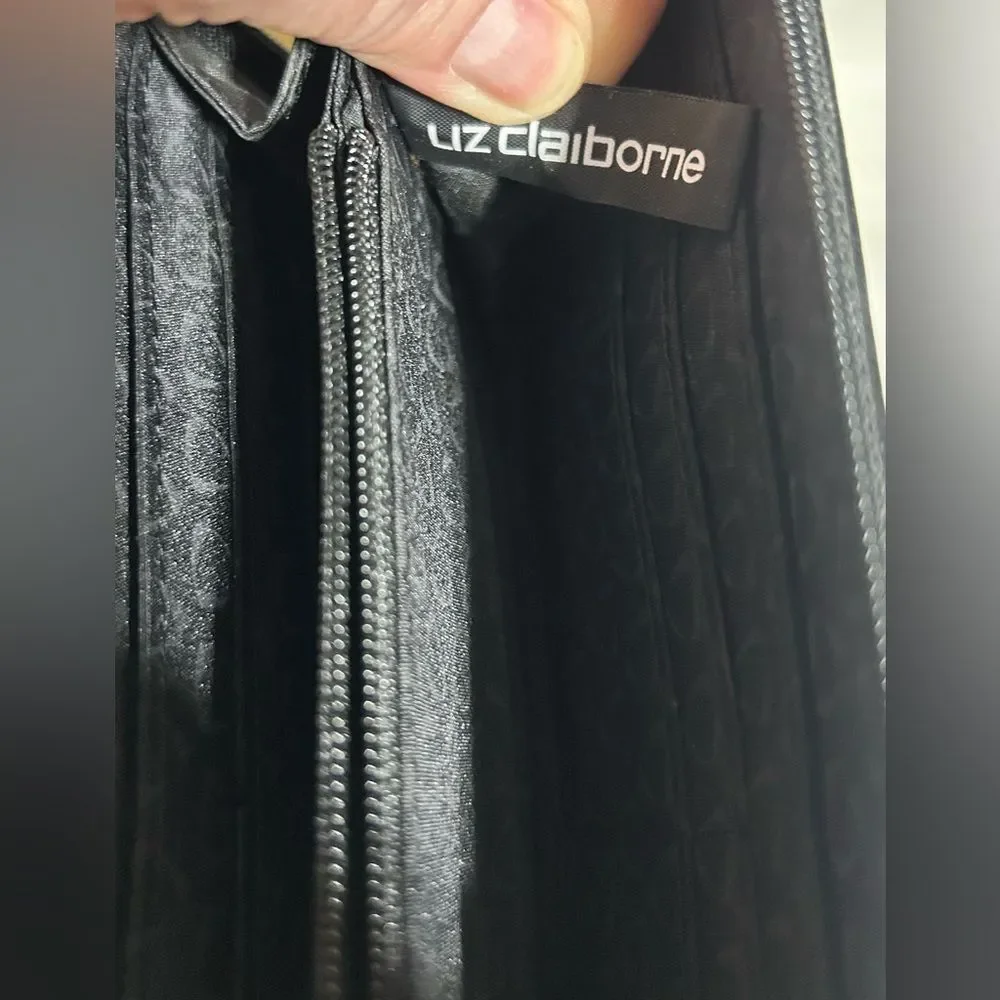Liz Claiborne Black Leather Wallet NEW Multiple Compartments